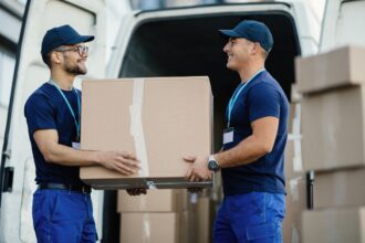 Moving Day Etiquette: Tips for Interacting with Home Moving Crews